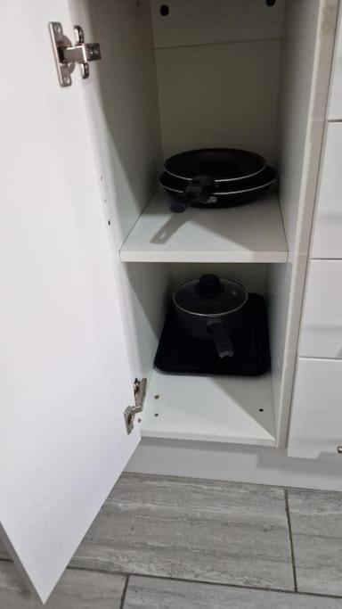 2 Bedroom Apartment Near Station London Kültér fotó