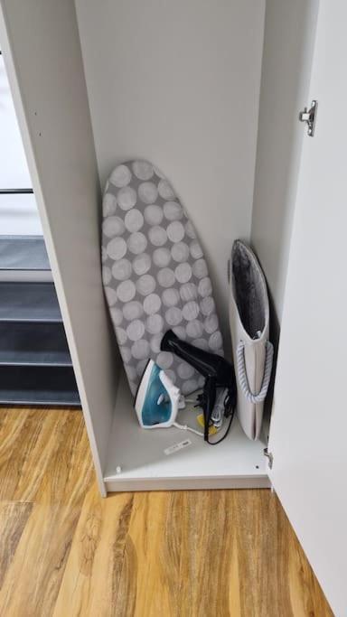 2 Bedroom Apartment Near Station London Kültér fotó